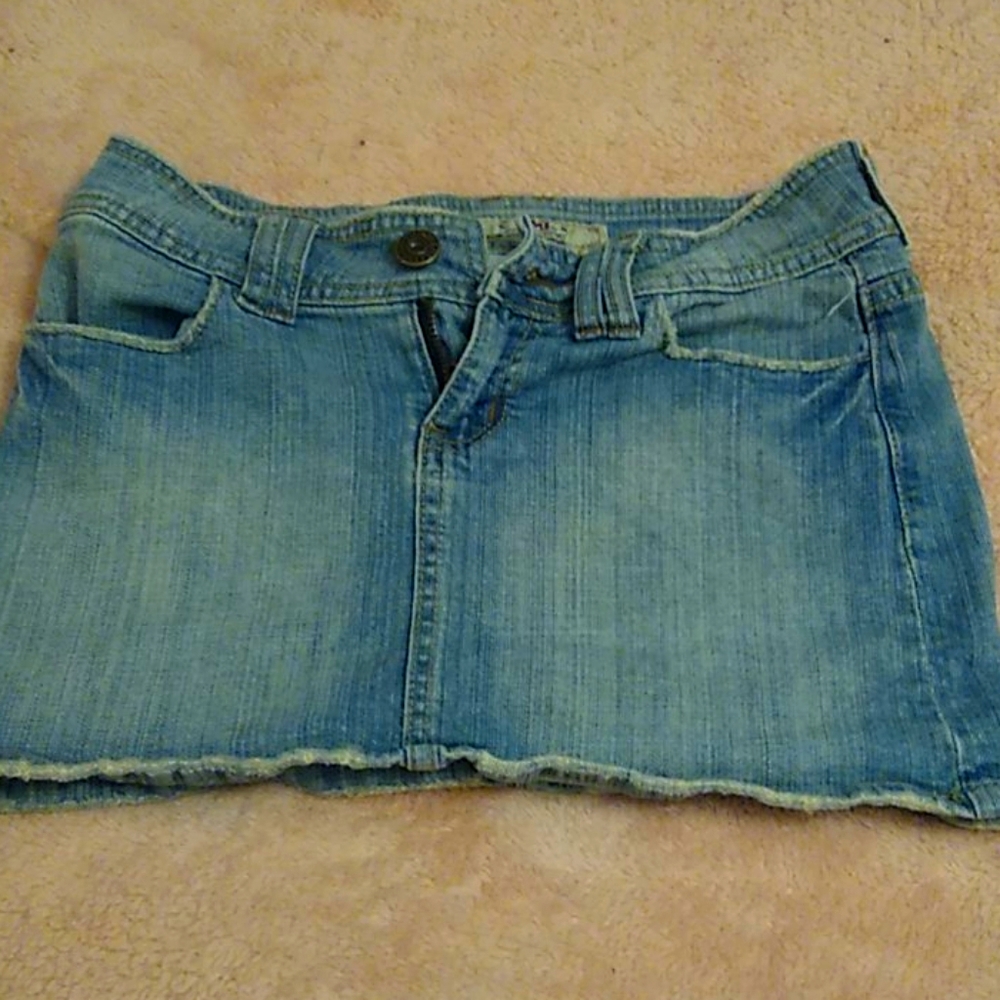 Mini jean skirt like new worn a dozen maybe